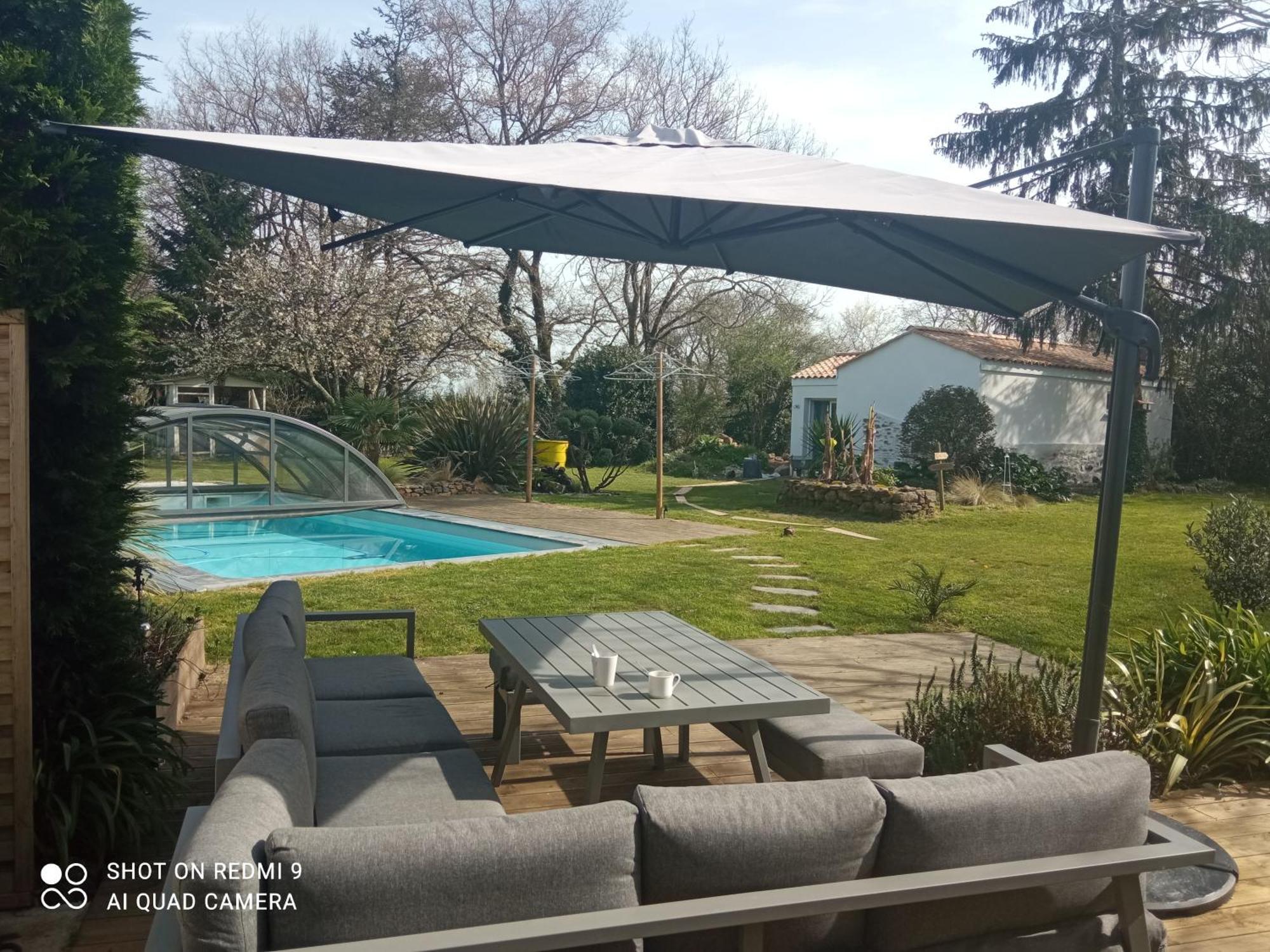 Mas Des Vignes Piscine Chauffee Bed & Breakfast Le Champ-Saint-Pere Exterior photo
